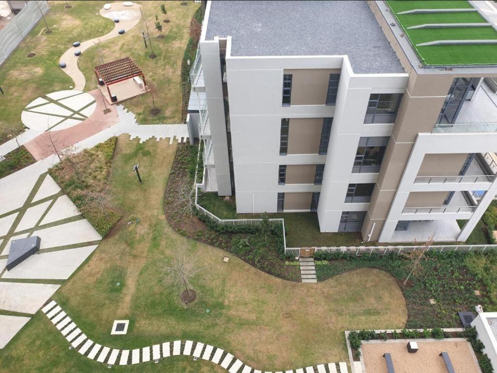 Menlyn Maine Apartments Pretoria-Noord Exteriör bild