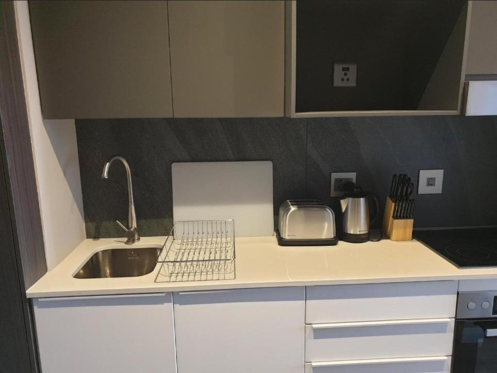Menlyn Maine Apartments Pretoria-Noord Exteriör bild
