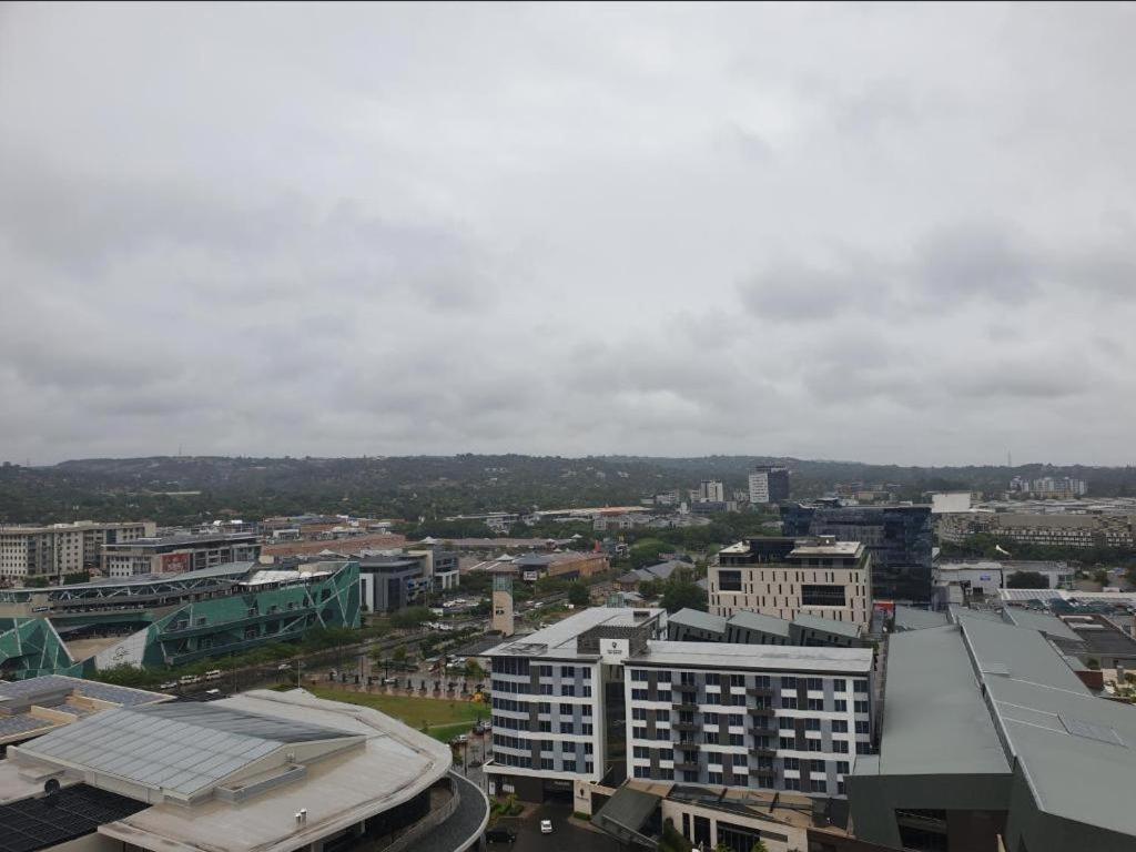 Menlyn Maine Apartments Pretoria-Noord Exteriör bild