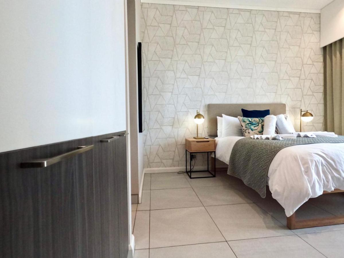 Menlyn Maine Apartments Pretoria-Noord Exteriör bild