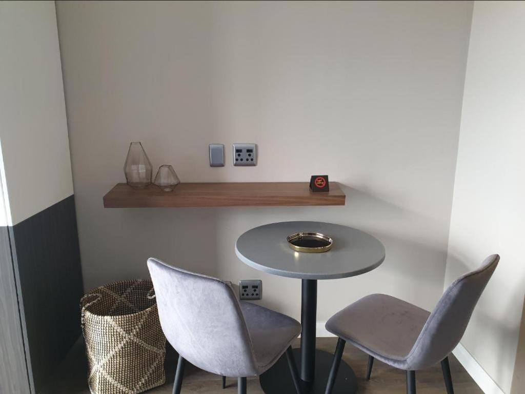 Menlyn Maine Apartments Pretoria-Noord Exteriör bild