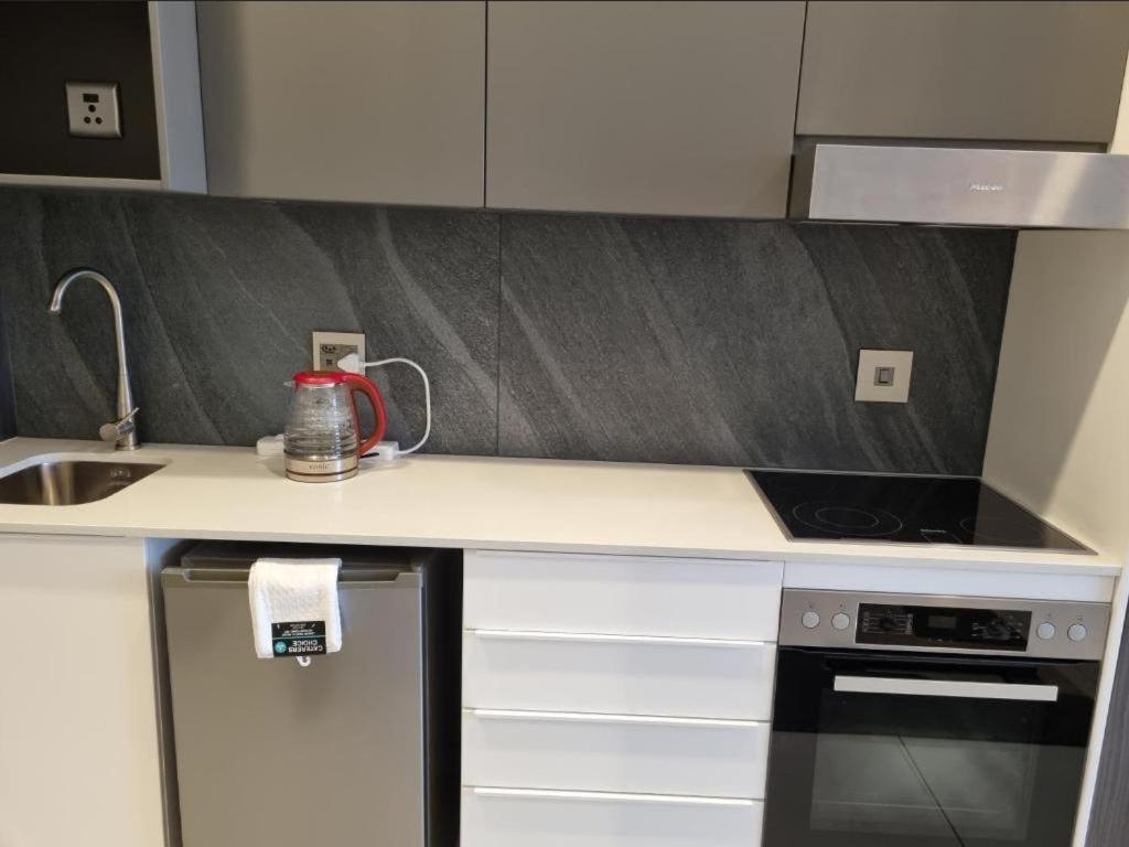 Menlyn Maine Apartments Pretoria-Noord Exteriör bild