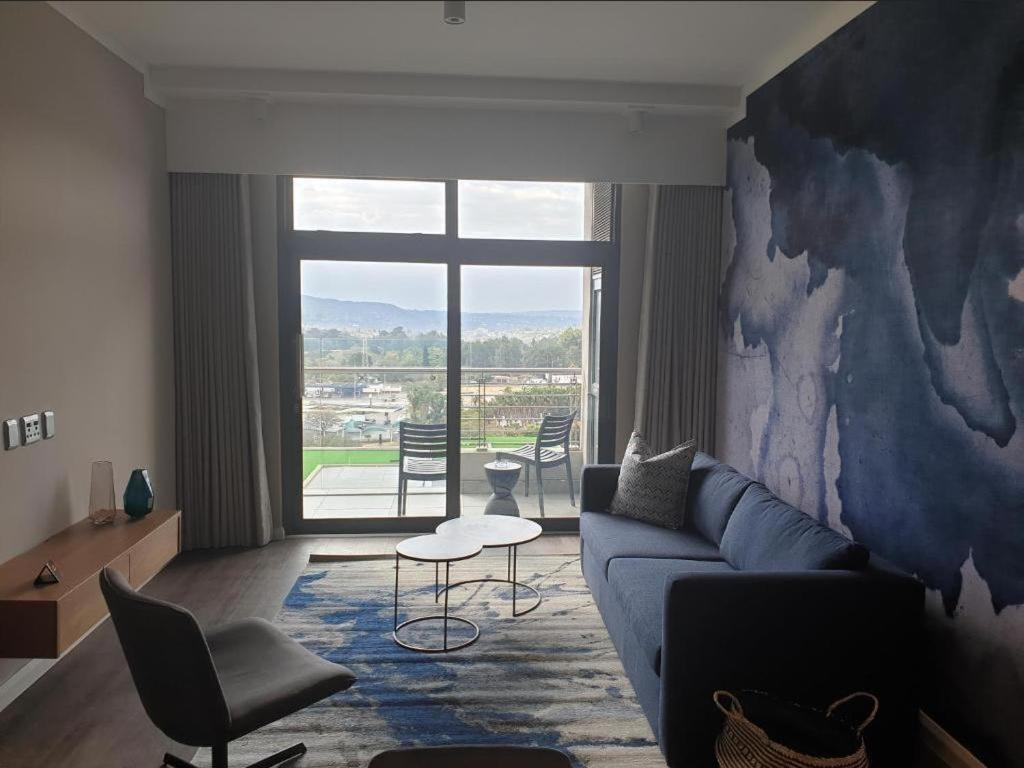 Menlyn Maine Apartments Pretoria-Noord Exteriör bild