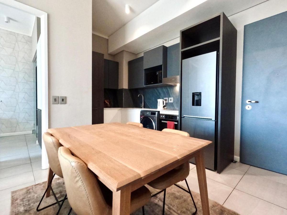 Menlyn Maine Apartments Pretoria-Noord Exteriör bild
