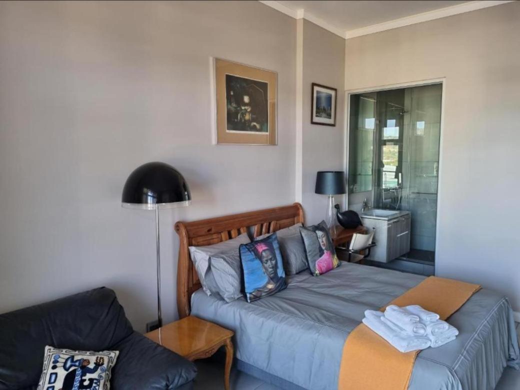 Menlyn Maine Apartments Pretoria-Noord Exteriör bild