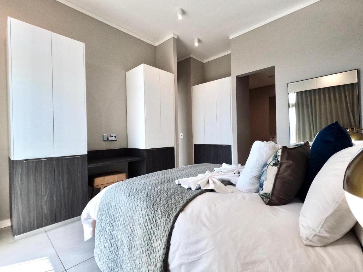 Menlyn Maine Apartments Pretoria-Noord Exteriör bild