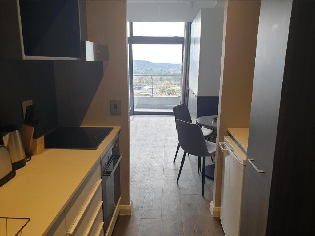 Menlyn Maine Apartments Pretoria-Noord Exteriör bild