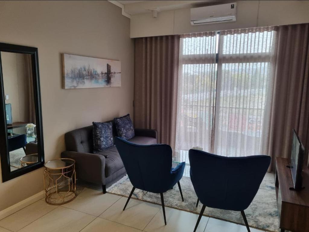 Menlyn Maine Apartments Pretoria-Noord Exteriör bild