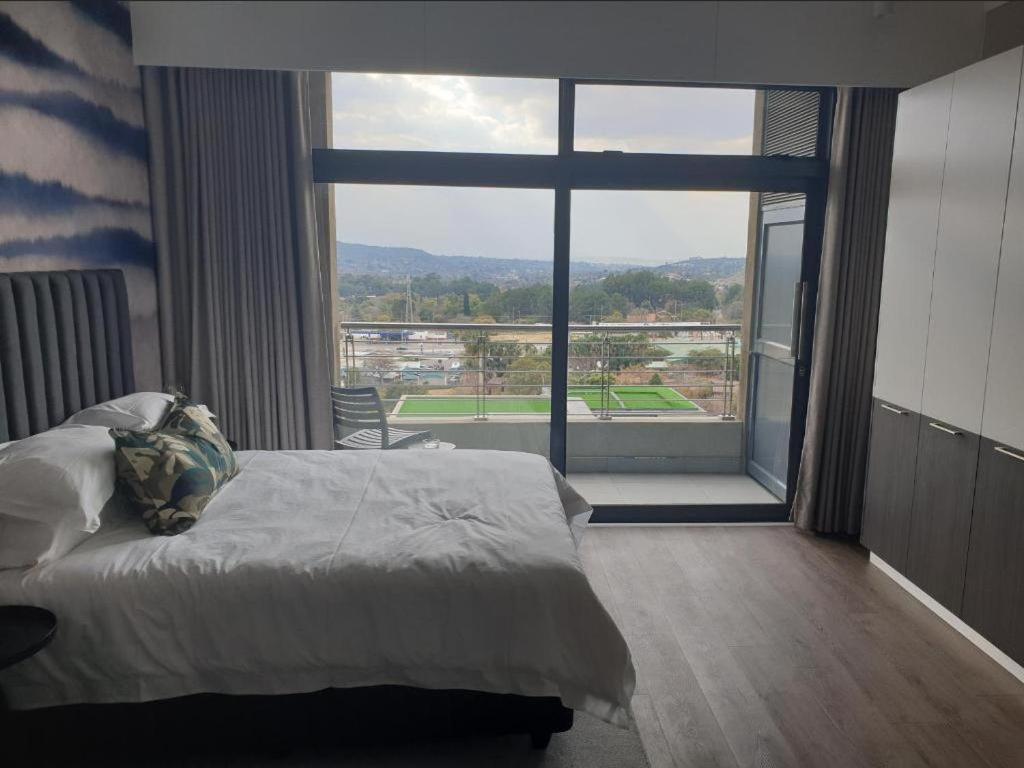 Menlyn Maine Apartments Pretoria-Noord Exteriör bild